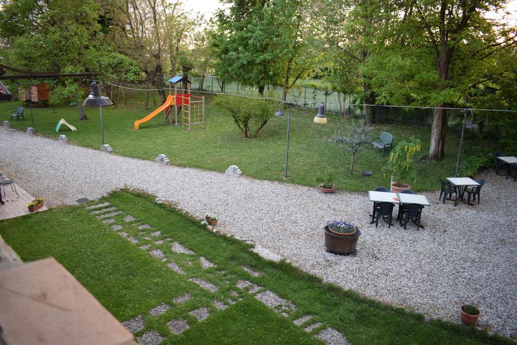 Agriturismo Fior Di Pesco Hotel Sommacampagna Luaran gambar