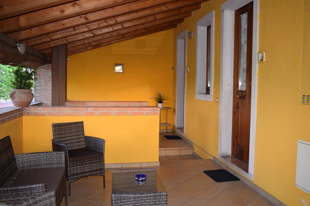 Agriturismo Fior Di Pesco Hotel Sommacampagna Luaran gambar