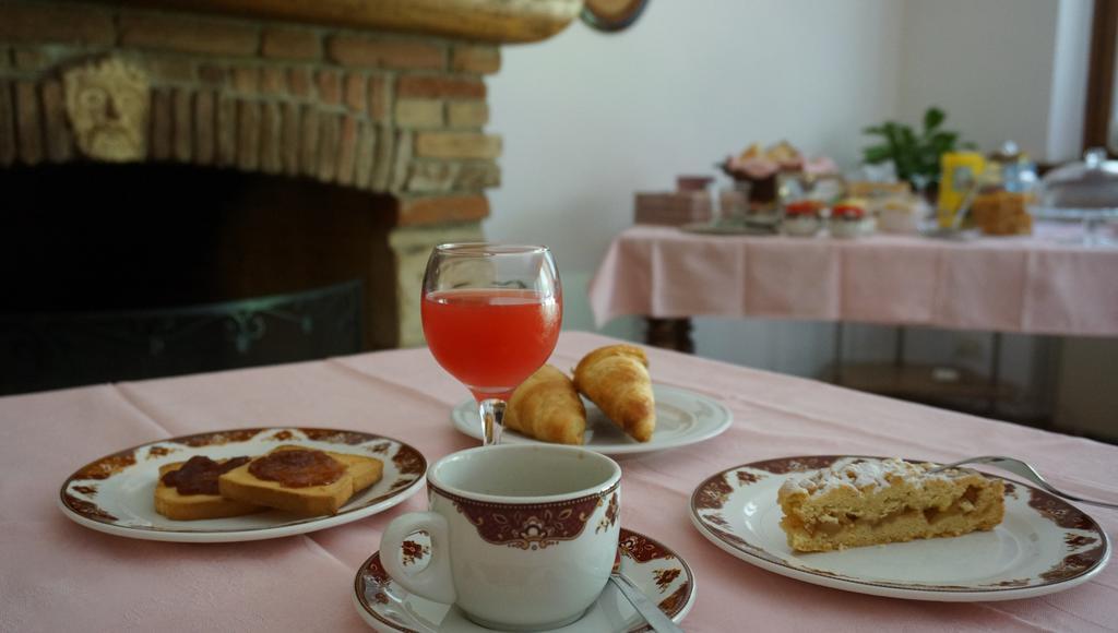 Agriturismo Fior Di Pesco Hotel Sommacampagna Luaran gambar