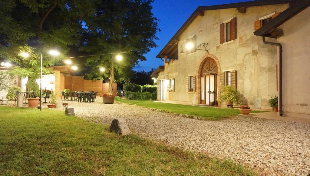 Agriturismo Fior Di Pesco Hotel Sommacampagna Luaran gambar